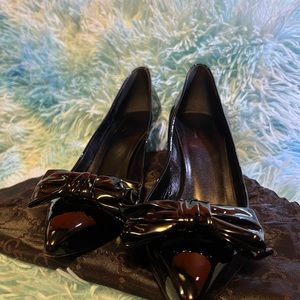 GUCCI Patent Leather Clodine Bow Pumps